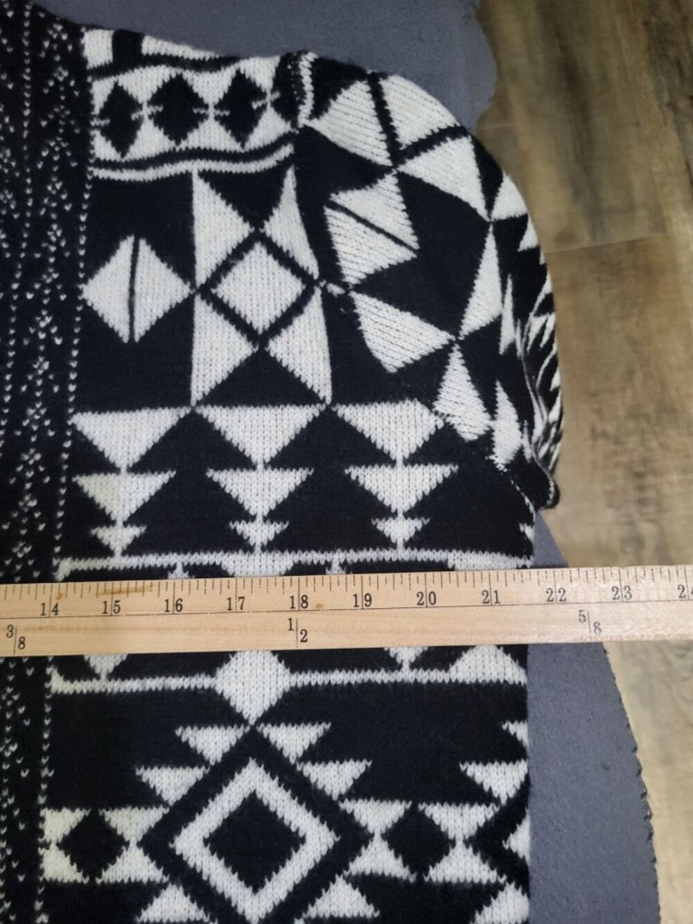 FRYE Women's SM Aztec Geometric Pattern Open Front Cardigan Sweater NWT Western - Picture 6 of 7